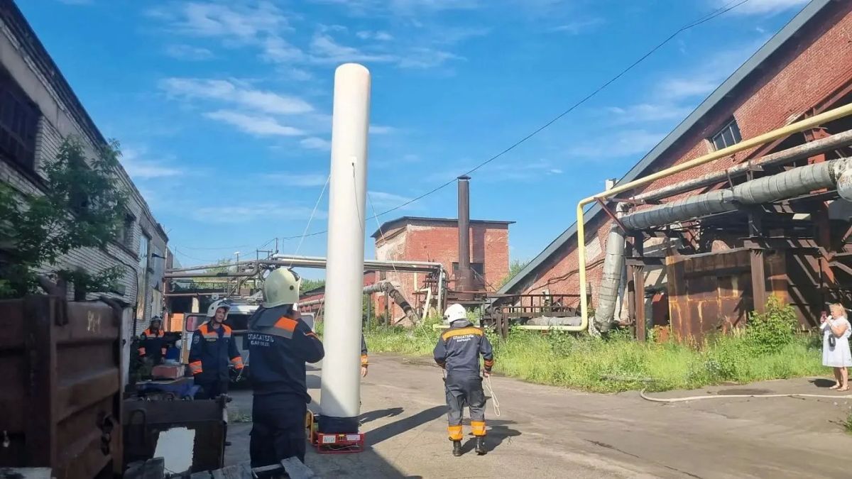 На промышленном предприятии Барнаула прошли учения городских спасателей На промышленном предприятии Барнаула прошли учения городских спасателей