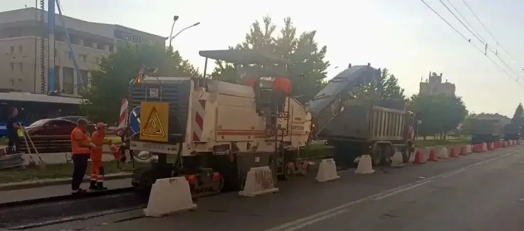 Масштабный ремонт проспекта Ленина начали в Барнауле Масштабный ремонт проспекта Ленина начали в Барнауле