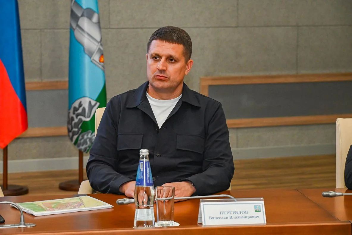 Вячеслав Франк встретился с жителями посёлка Бельмесево по вопросу водоснабжения микрорайона «Радужный» Вячеслав Франк встретился с жителями посёлка Бельмесево по вопросу водоснабжения микрорайона «Радужный»