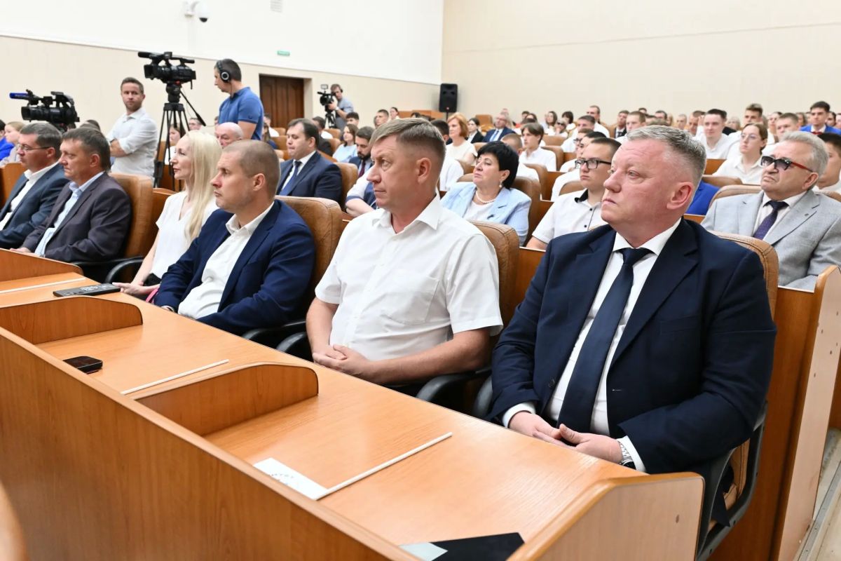 Обучение заканчивается в классной комнате, но образование продолжается всю жизнь // Фредерик Уильям Робертсон Обучение заканчивается в классной комнате, но образование продолжается всю жизнь // Фредерик Уильям Робертсон