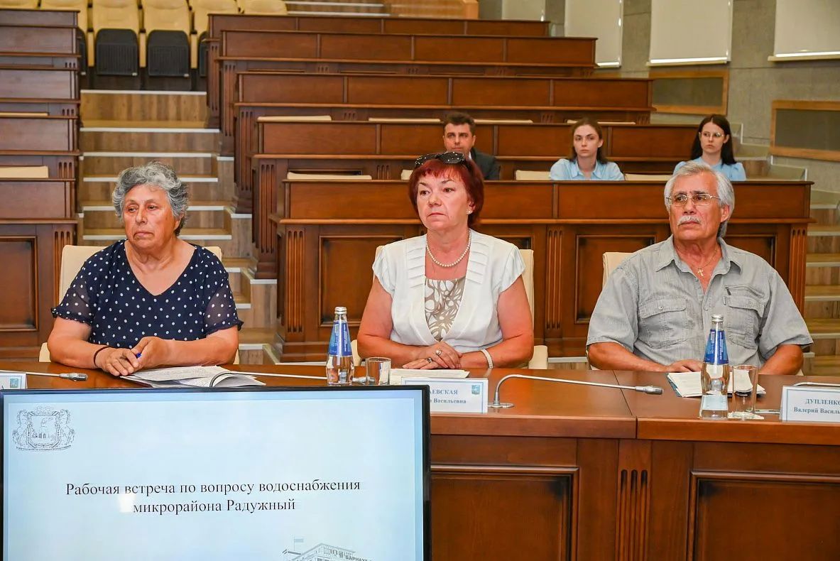 Вячеслав Франк встретился с жителями посёлка Бельмесево по вопросу водоснабжения микрорайона «Радужный» Вячеслав Франк встретился с жителями посёлка Бельмесево по вопросу водоснабжения микрорайона «Радужный»