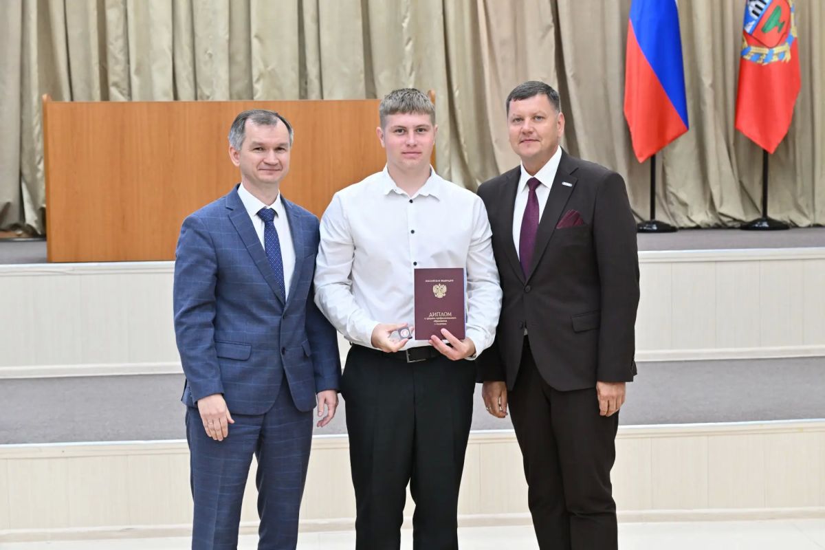 Обучение заканчивается в классной комнате, но образование продолжается всю жизнь // Фредерик Уильям Робертсон Обучение заканчивается в классной комнате, но образование продолжается всю жизнь // Фредерик Уильям Робертсон