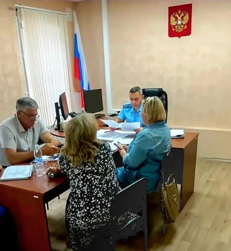 Заместитель прокурора Алтайского края Дмитрий Патлаев провел личный прием граждан в Чарышском районе