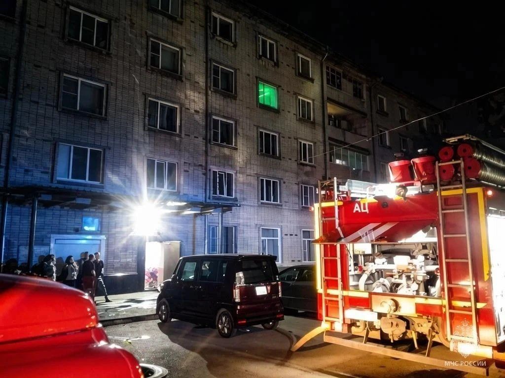В Новоалтайске из пожара спасли три человека В Новоалтайске из пожара спасли три человека