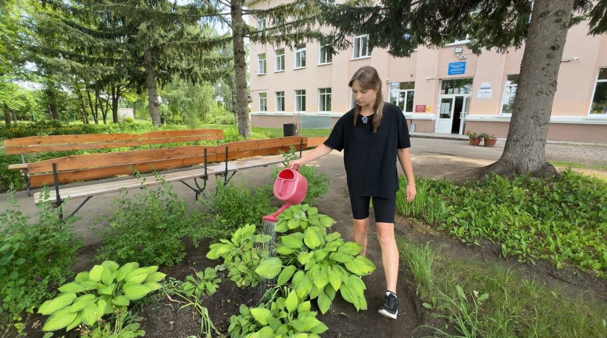 Юные натуралисты спасли детенышей утонувшей белки Юные натуралисты спасли детенышей утонувшей белки