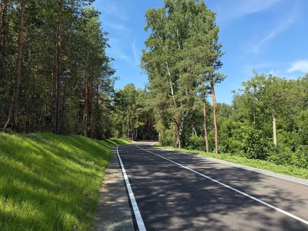 В Алтайском крае досрочно завершено строительство дороги к летной школе В Алтайском крае досрочно завершено строительство дороги к летной школе