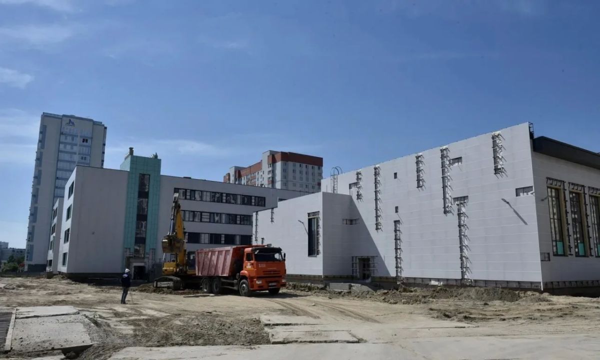 Губернатор Виктор Томенко провёл рабочее совещание по вопросам строительства и капремонта школ Губернатор Виктор Томенко провёл рабочее совещание по вопросам строительства и капремонта школ