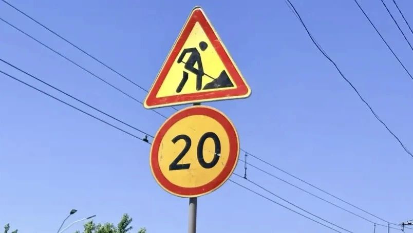 В Барнауле на Павловском тракте начались работы по асфальтированию