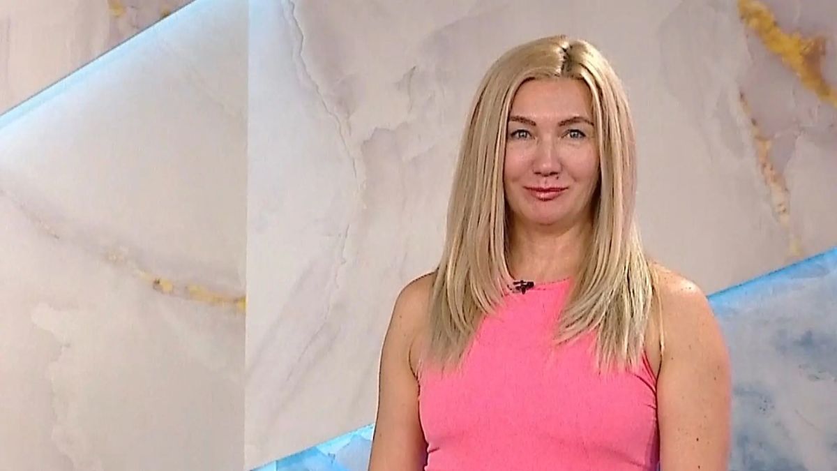 Сутулость, боль между лопатками и пресловутая «холка» на шее — знакомая картина? Часто мы списываем этот бугорок на лишний вес, но на самом деле проблема кроется в сильном напряжении тканей из-за постоянной сидячей работы Сутулость, боль между лопатками и пресловутая «холка» на шее — знакомая картина? Часто мы списываем этот бугорок на лишний вес, но на самом деле проблема кроется в сильном напряжении тканей из-за постоянной сидячей работы