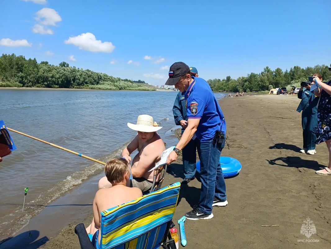 В Алтайском крае продолжается профилактическая акция «Вода – безопасная территория» В Алтайском крае продолжается профилактическая акция «Вода – безопасная территория»