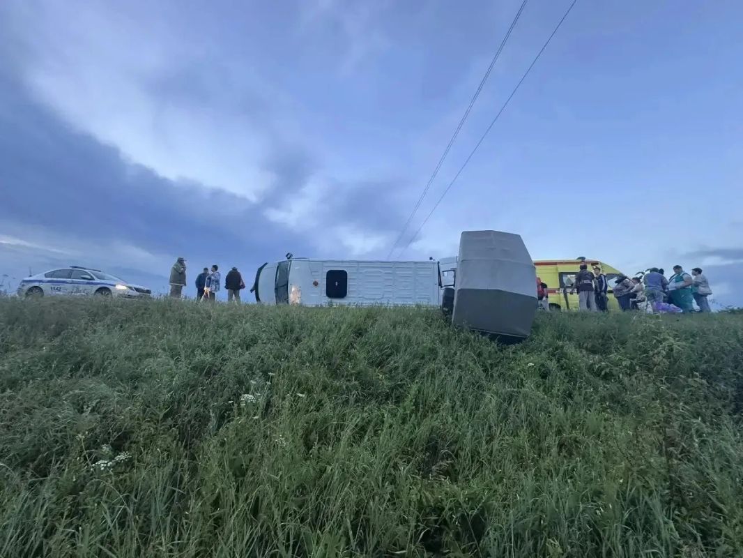 Две женщины пострадали при опрокидывании автомобиля в Каменском районе Две женщины пострадали при опрокидывании автомобиля в Каменском районе