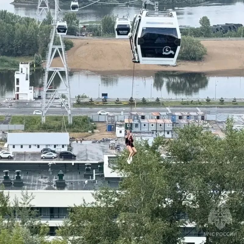 В Нижнем Новгороде на канатной дороге эвакуируют пассажиров В Нижнем Новгороде на канатной дороге эвакуируют пассажиров