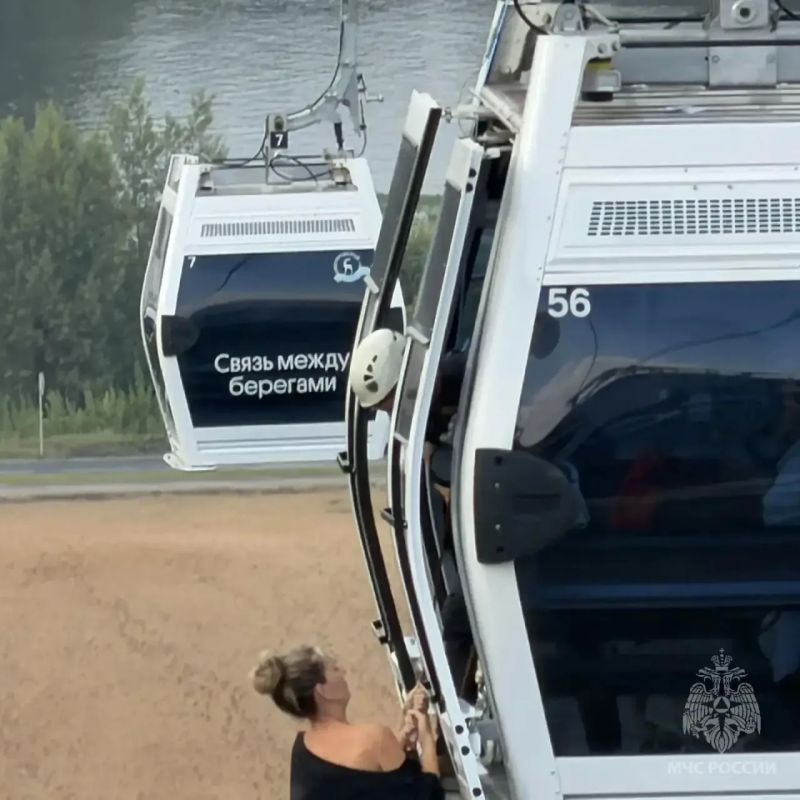 В Нижнем Новгороде на канатной дороге эвакуируют пассажиров В Нижнем Новгороде на канатной дороге эвакуируют пассажиров