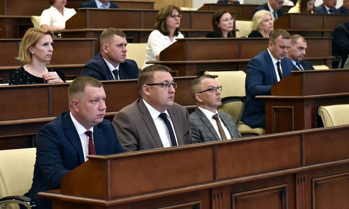 На расширенном аппаратном совещании обсудили восстановление благоустройства после проведения земляных работ На расширенном аппаратном совещании обсудили восстановление благоустройства после проведения земляных работ