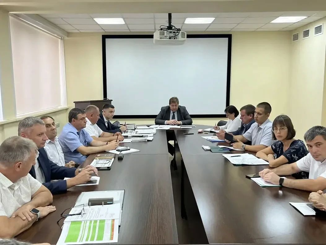 В администрации Барнаула прошло совещание по подготовке городского хозяйства к отопительному сезону 2026-2027 годов