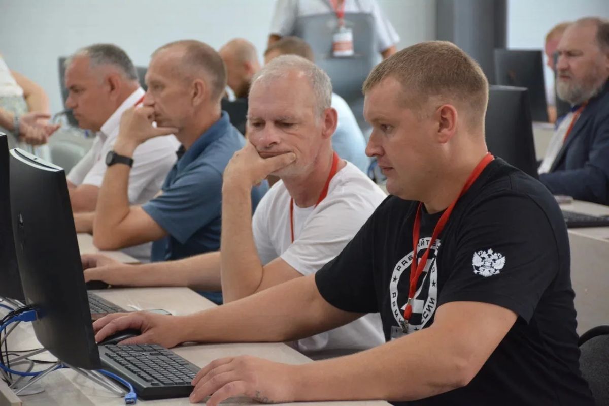 Виктор Томенко: Участники первого потока образовательной программы «Алтай — земля героев» завершают обучение Виктор Томенко: Участники первого потока образовательной программы «Алтай — земля героев» завершают обучение