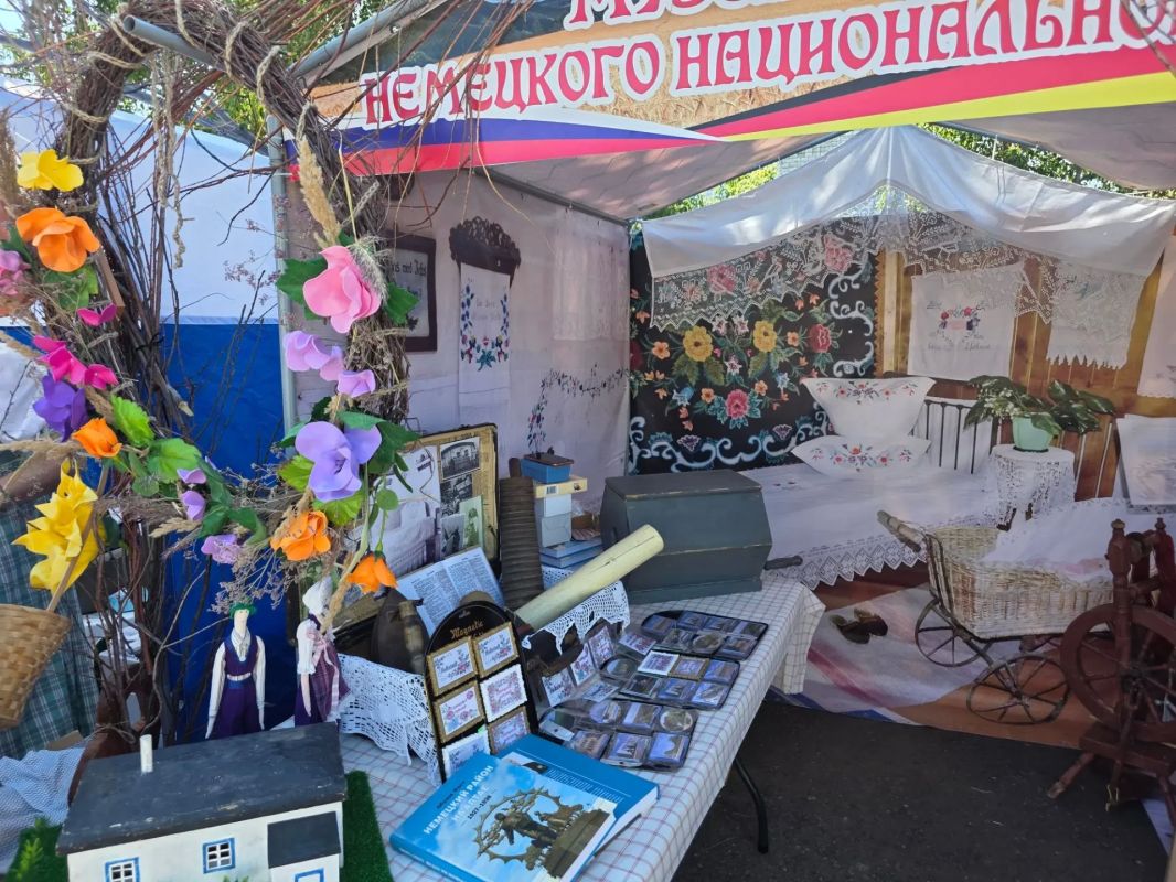 Немецкий национальный район отметил 35-летие Немецкий национальный район отметил 35-летие