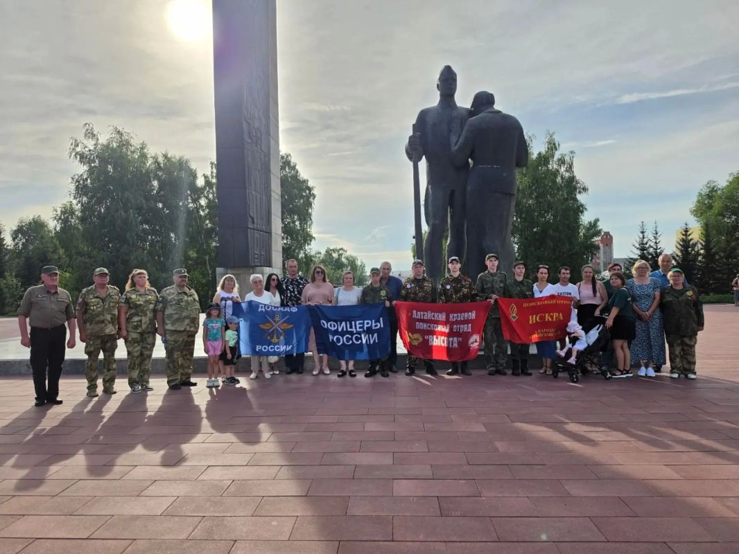 Барнаульские поисковики отправились в экспедицию в Ленинградскую область Барнаульские поисковики отправились в экспедицию в Ленинградскую область