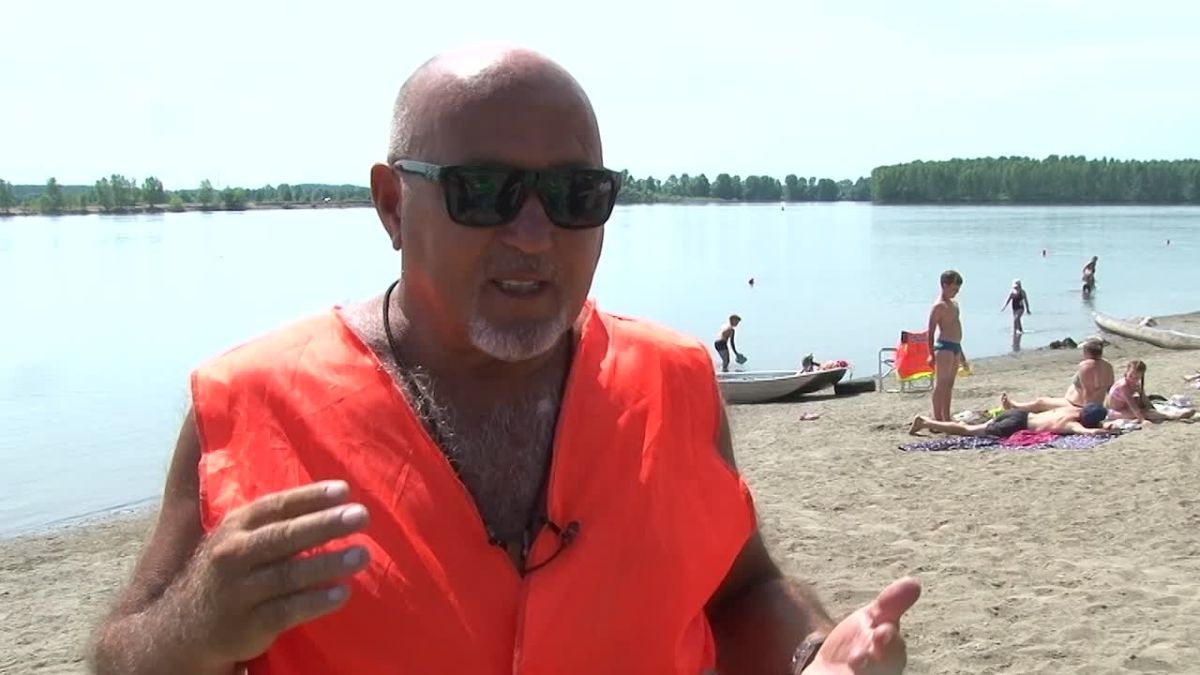 Для того, чтобы отдохнуть у воды без риска для жизни, в городе продолжают свою работы 2 официальных пляжа - около Коммунального моста и в районе АБ. Съёмочная группа Бийского телевидения побывала на одном из них