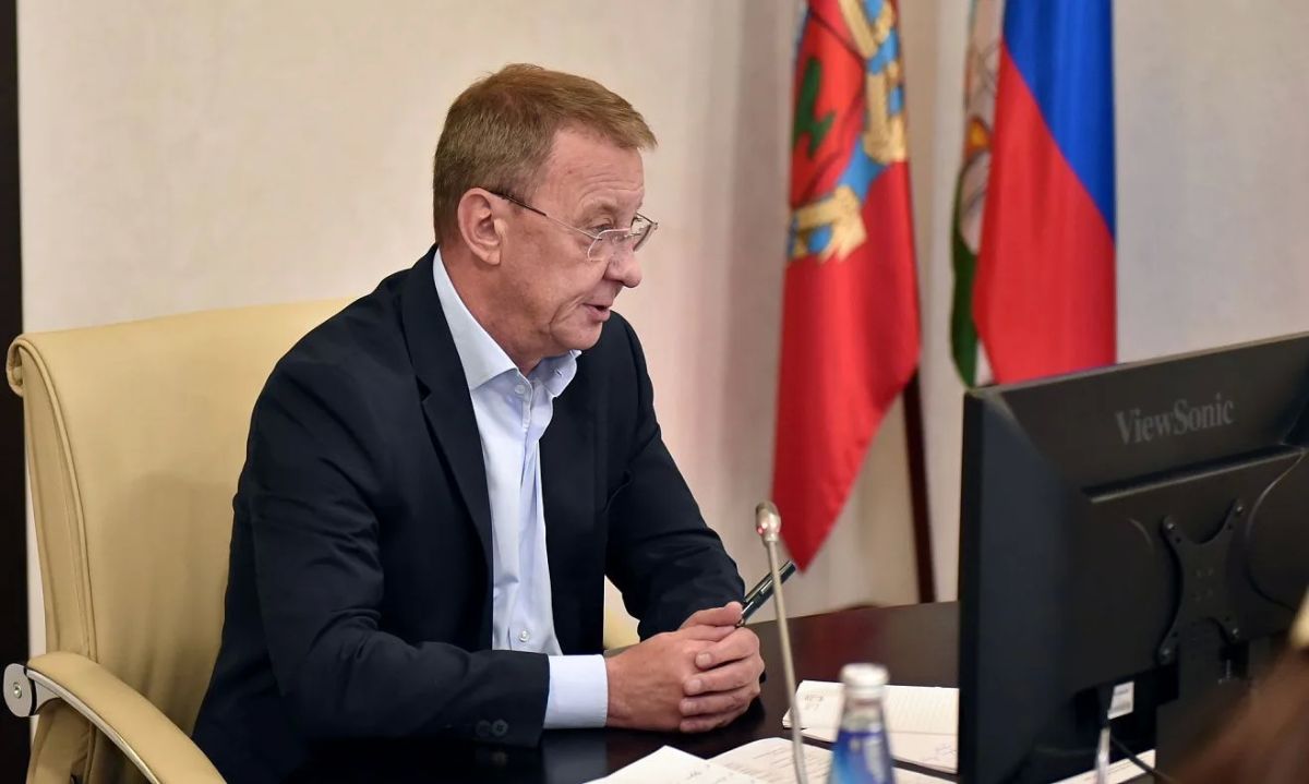 Вячеслав Франк провёл оперативное аппаратное совещание Вячеслав Франк провёл оперативное аппаратное совещание