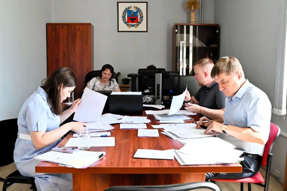 Региональное отделение Политической партии «РОССИЙСКАЯ ПАРТИЯ ПЕНСИОНЕРОВ ЗА СОЦИАЛЬНУЮ СПРАВЕДЛИВОСТЬ» в Алтайском крае представило документы для заверения списков кандидатов в депутаты АКЗС по краевому округу и... Региональное отделение Политической партии «РОССИЙСКАЯ ПАРТИЯ ПЕНСИОНЕРОВ ЗА СОЦИАЛЬНУЮ СПРАВЕДЛИВОСТЬ» в Алтайском крае представило документы для заверения списков кандидатов в депутаты АКЗС по краевому округу и...