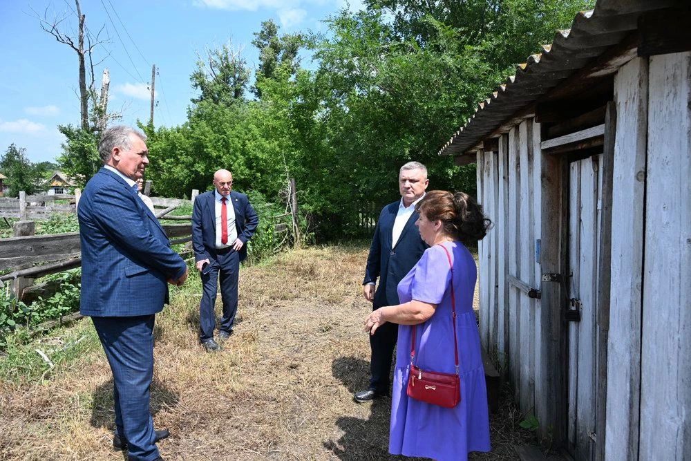 Александр Романенко взял на контроль ситуацию с водоснабжением в селе Кузнецово Курьинского района Александр Романенко взял на контроль ситуацию с водоснабжением в селе Кузнецово Курьинского района