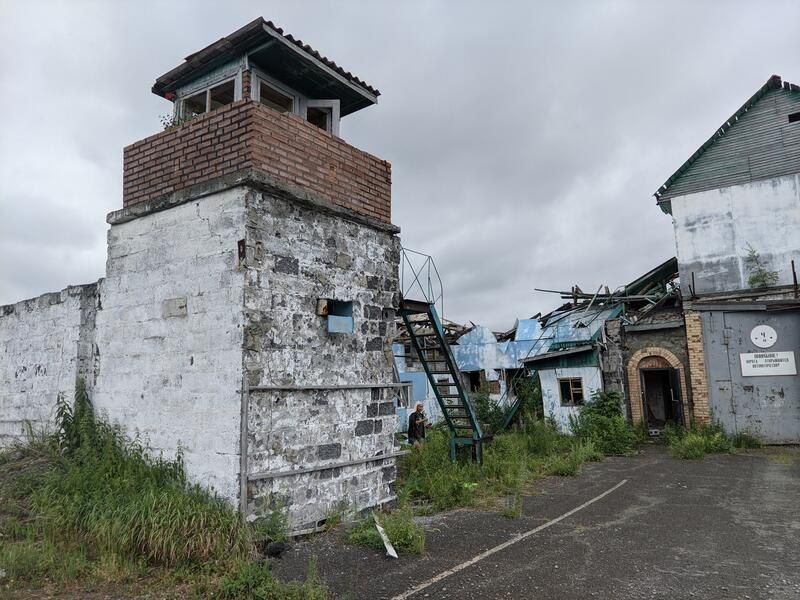 Здесь вам не курорт. Что осталось от заброшенной колонии в Шерегеше Здесь вам не курорт. Что осталось от заброшенной колонии в Шерегеше