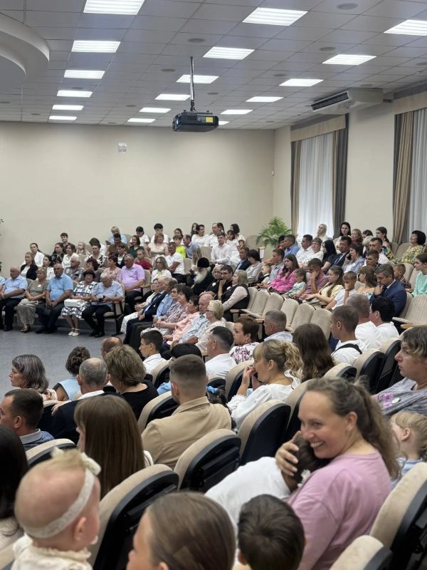 День семьи, любви и верности семьям Алтайского края вручили правительственные награды День семьи, любви и верности семьям Алтайского края вручили правительственные награды