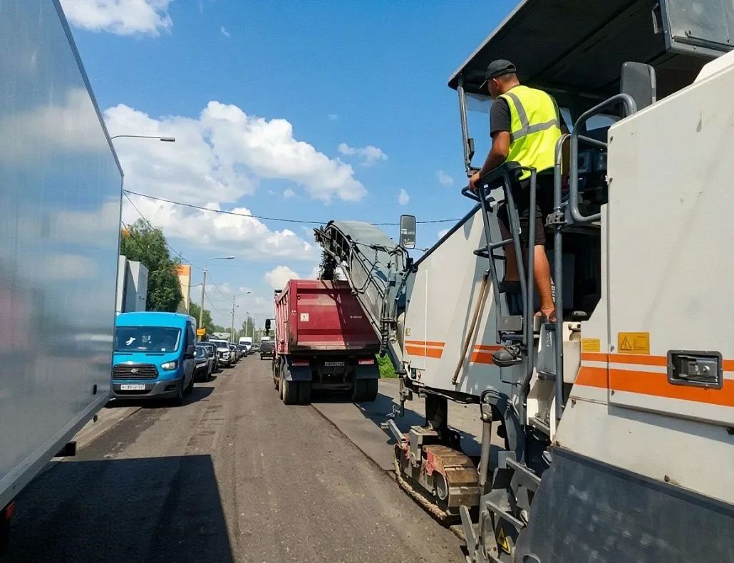 В Барнауле приступили к ремонту участка улицы Солнечная Поляна в рамках проекта «Инфраструктура для жизни» В Барнауле приступили к ремонту участка улицы Солнечная Поляна в рамках проекта «Инфраструктура для жизни»