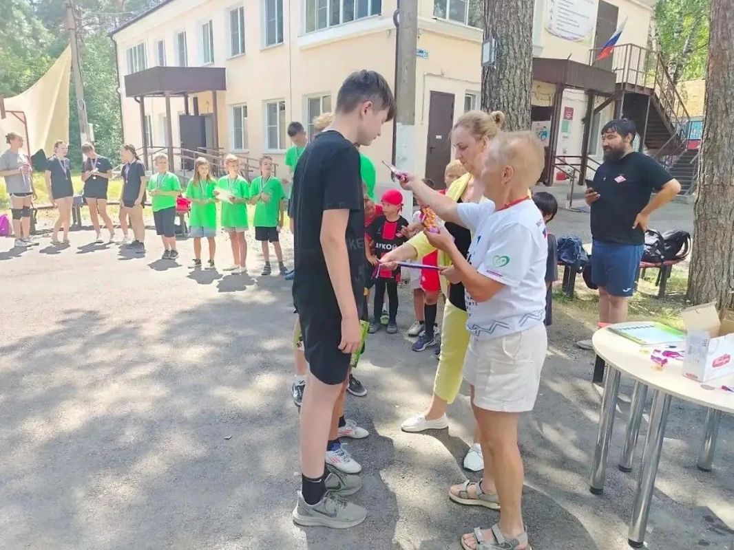 Спартакиада среди дворовых команд, посвящённая Дню семьи, любви и верности, состоялась в Бийске Спартакиада среди дворовых команд, посвящённая Дню семьи, любви и верности, состоялась в Бийске