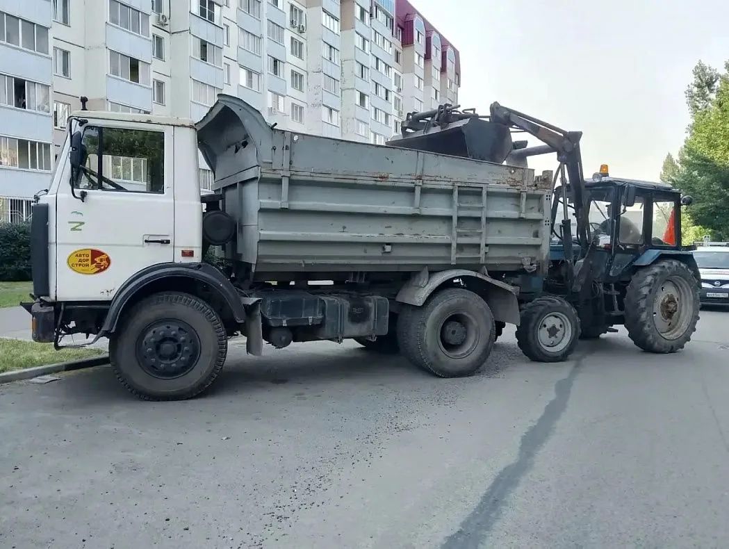 Дорожная служба продолжает выполнение летних видов работ Дорожная служба продолжает выполнение летних видов работ