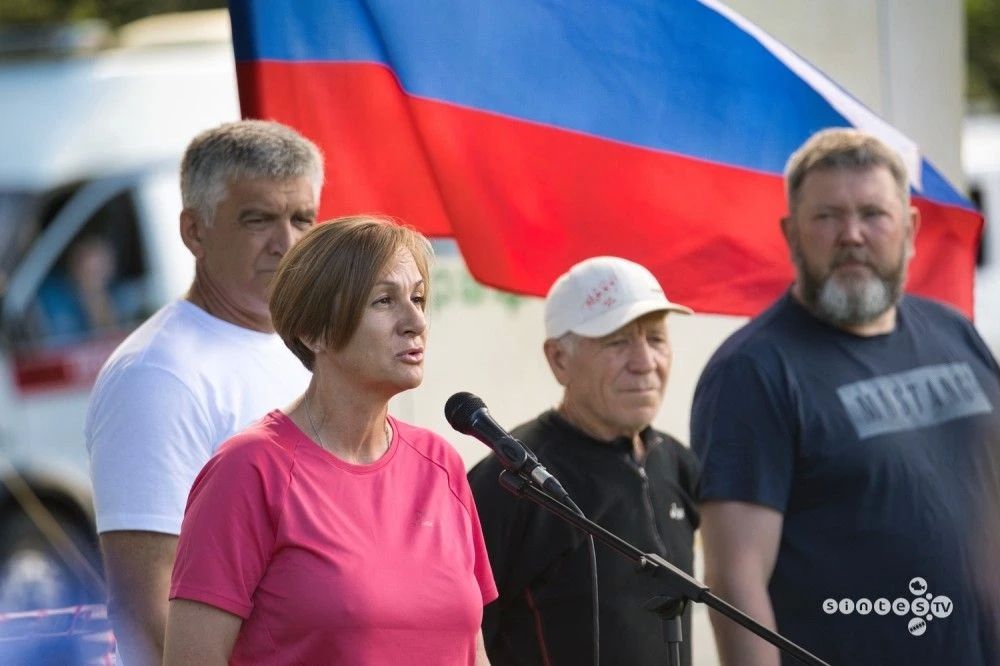 Депутаты АКЗС поприветствовали участников забега по пресеченной местности «Чарыш трейл» Депутаты АКЗС поприветствовали участников забега по пресеченной местности «Чарыш трейл»