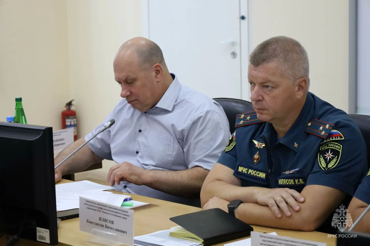 Итоги июня подвели на совещании в МЧС: безопасность детей и аномальная жара – в центре внимания Итоги июня подвели на совещании в МЧС: безопасность детей и аномальная жара – в центре внимания