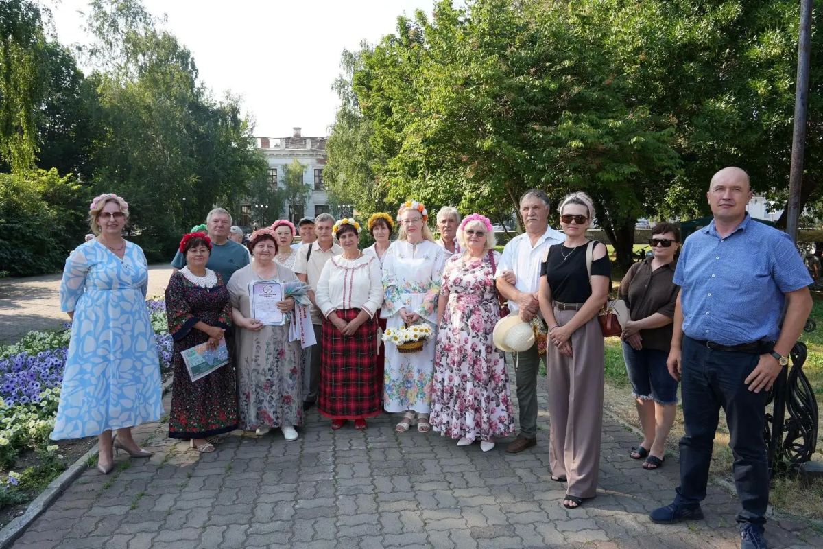 Праздничные мероприятия, посвящённые Дню семьи, любви и верности, состоялись в Бийске