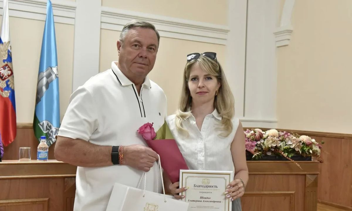 26 жителей Барнаула наградили за труд и вклад в развитие города 26 жителей Барнаула наградили за труд и вклад в развитие города