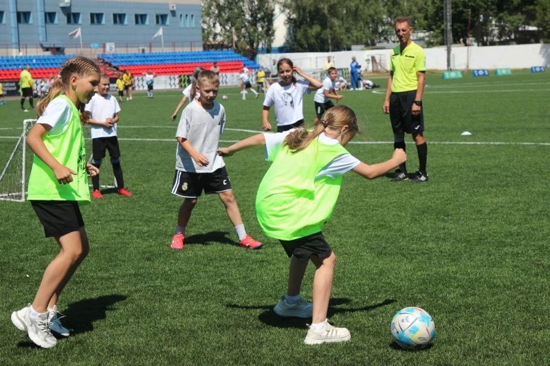 В Барнауле прошёл краевой фестиваль «Футбол в школе» В Барнауле прошёл краевой фестиваль «Футбол в школе»