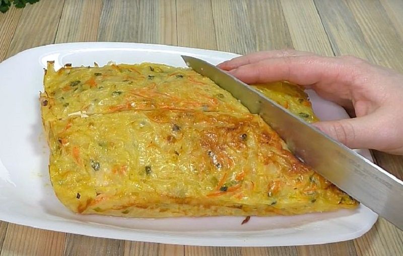 Ужин без хлопот: капустный пирог с курицей за 20 минут