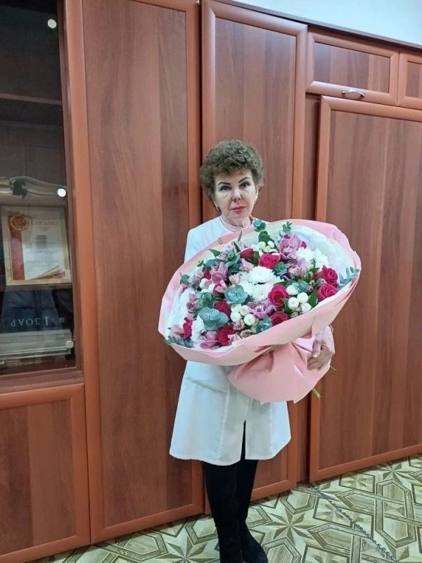 15 июля отмечается День гинеколога — профессиональный праздник врачей, которые стоят на страже женского здоровья, сопровождают пациенток от юности до зрелого возраста и дарят радость материнства 15 июля отмечается День гинеколога — профессиональный праздник врачей, которые стоят на страже женского здоровья, сопровождают пациенток от юности до зрелого возраста и дарят радость материнства
