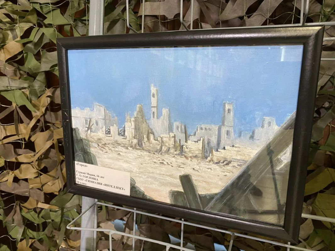 Выставка детских рисунков из Горловки открылась в Калманском районе Выставка детских рисунков из Горловки открылась в Калманском районе