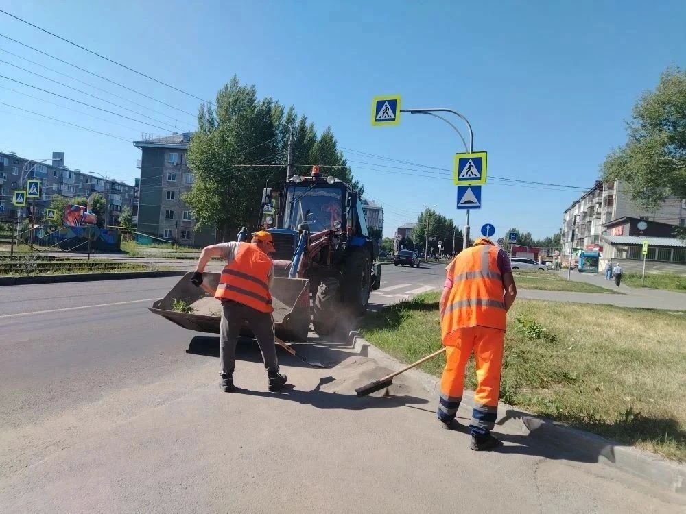 МБУ «Автодорстрой» продолжает выполнение летних видов работ МБУ «Автодорстрой» продолжает выполнение летних видов работ