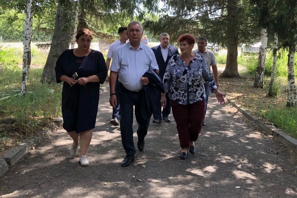 В Третьяковском районе идет ремонт мемориала землякам, погибшим в годы Великой Отечественной Войны В Третьяковском районе идет ремонт мемориала землякам, погибшим в годы Великой Отечественной Войны