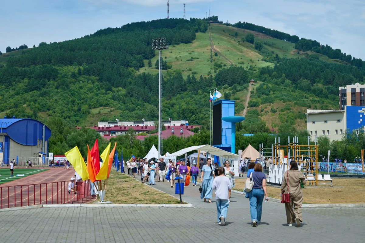 В Горно-Алтайске отмечают праздник алтайского народа Эл Ойын В Горно-Алтайске отмечают праздник алтайского народа Эл Ойын