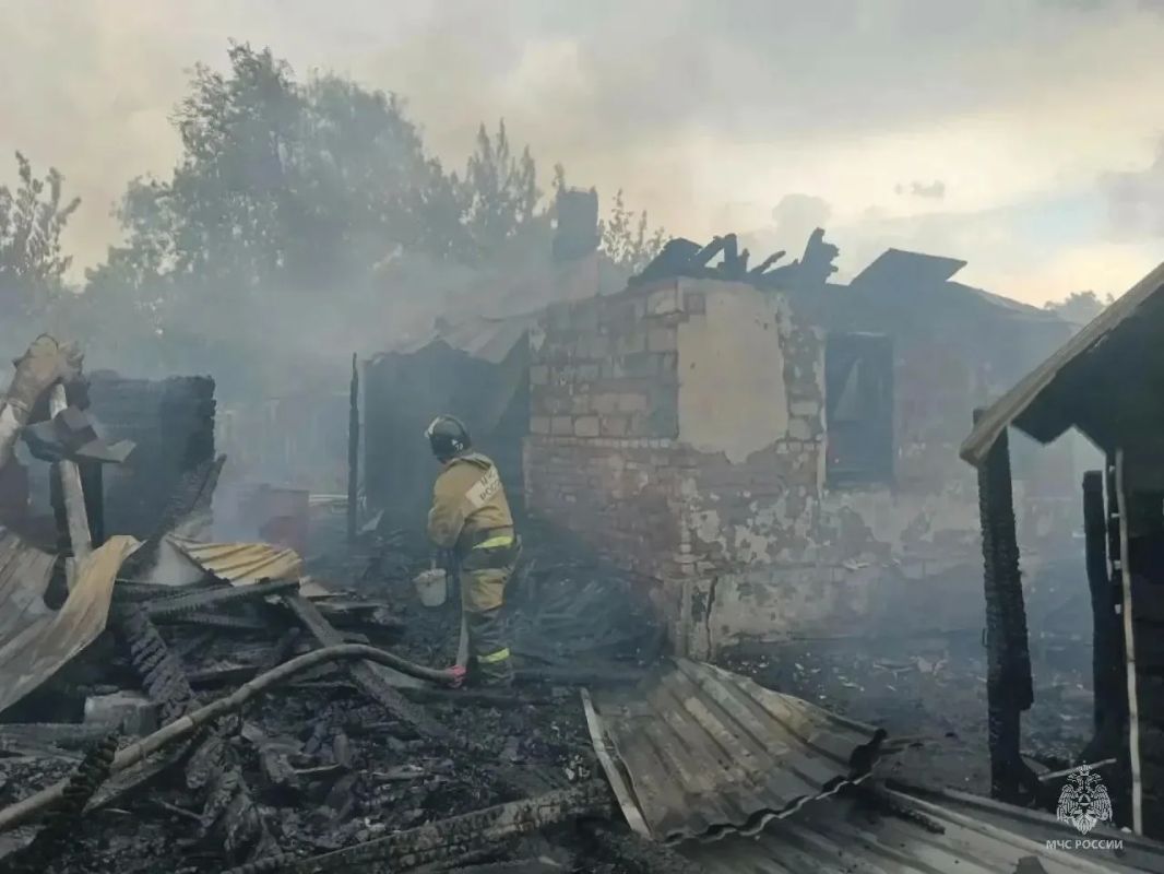 На пожаре в Бийске погибли два человека На пожаре в Бийске погибли два человека