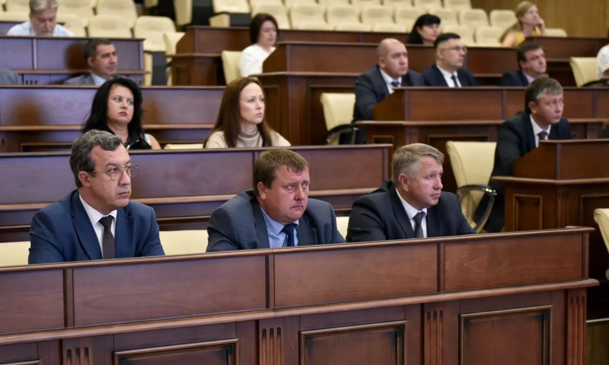 Итоги учебного года обсудили на аппаратном совещании в администрации Барнаула Итоги учебного года обсудили на аппаратном совещании в администрации Барнаула