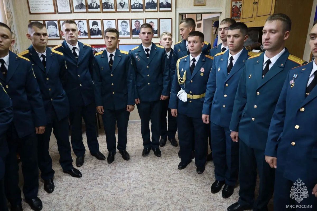 Удачи и успехов в службе на благо людей Удачи и успехов в службе на благо людей