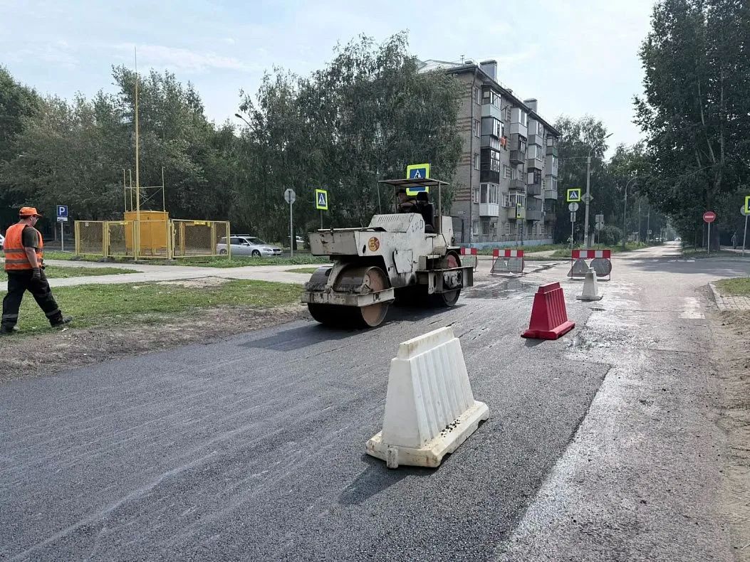 Ремонт дорог и тротуаров продолжается в Барнауле