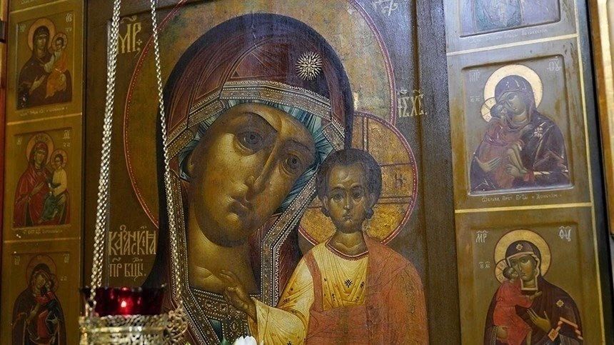 Праздник явления Казанской иконы Божией Матери отмечают сегодня православные верующие
