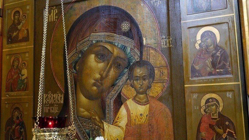 Праздник явления Казанской иконы Божией Матери отмечают сегодня православные верующие