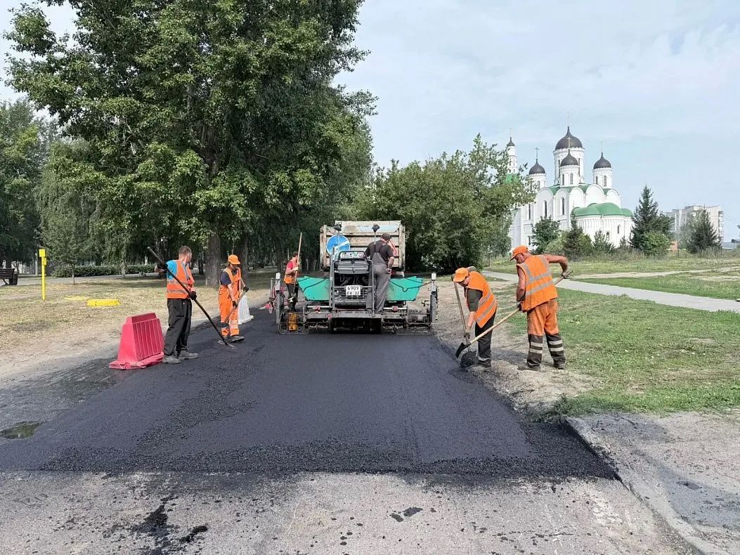 Ремонт дорог и тротуаров продолжается в Барнауле Ремонт дорог и тротуаров продолжается в Барнауле