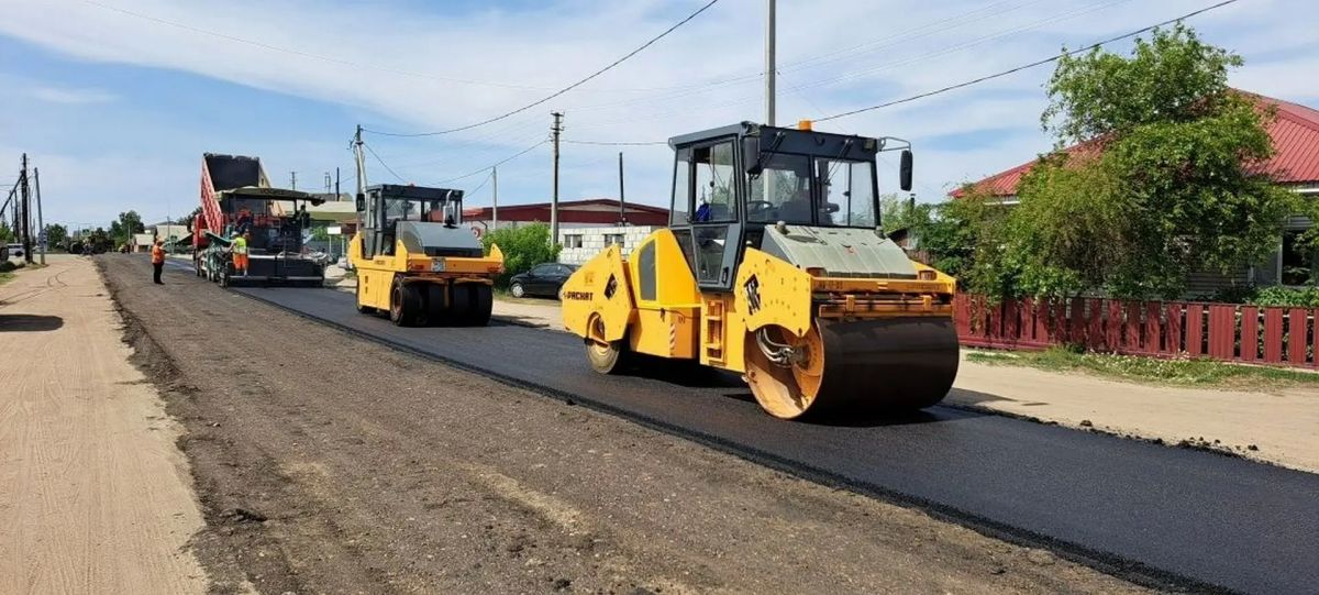 На центральной улице в селе Волчиха завершили ремонт дороги